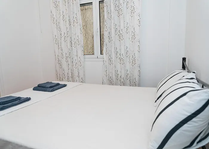 Agias Sofias Promenade
