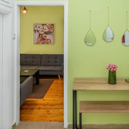 Agias Sofias Promenade Apartment *